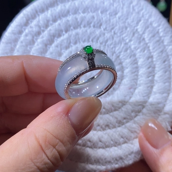 翡翠18K金镶嵌吊坠(不含链)翡翠高冰戒指