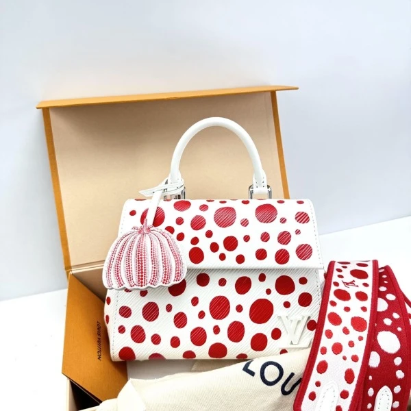 路易威登/99新/包包/250222EV0020/C10903047008