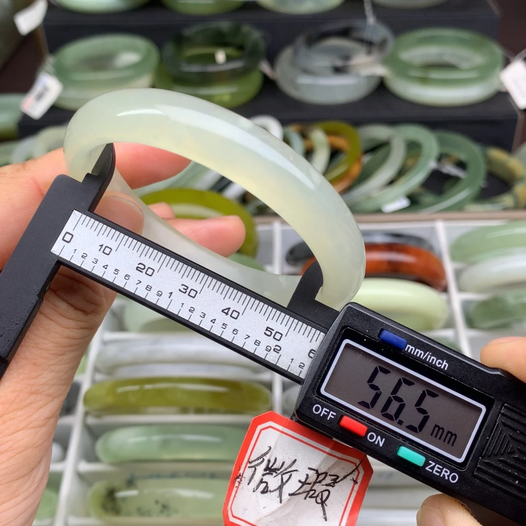 蛇纹石玉未镶嵌手镯677