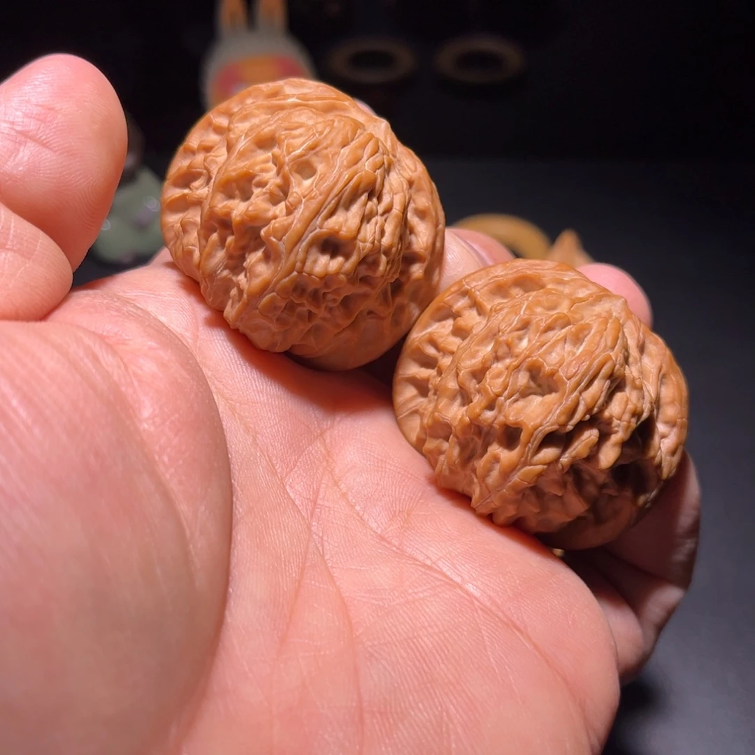 火***外把件文玩核桃42全品无药山地红皮磨