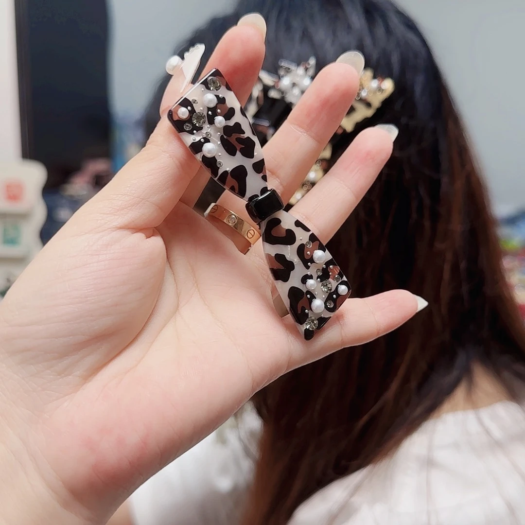 非金属树脂田*利阿兹娜饰品