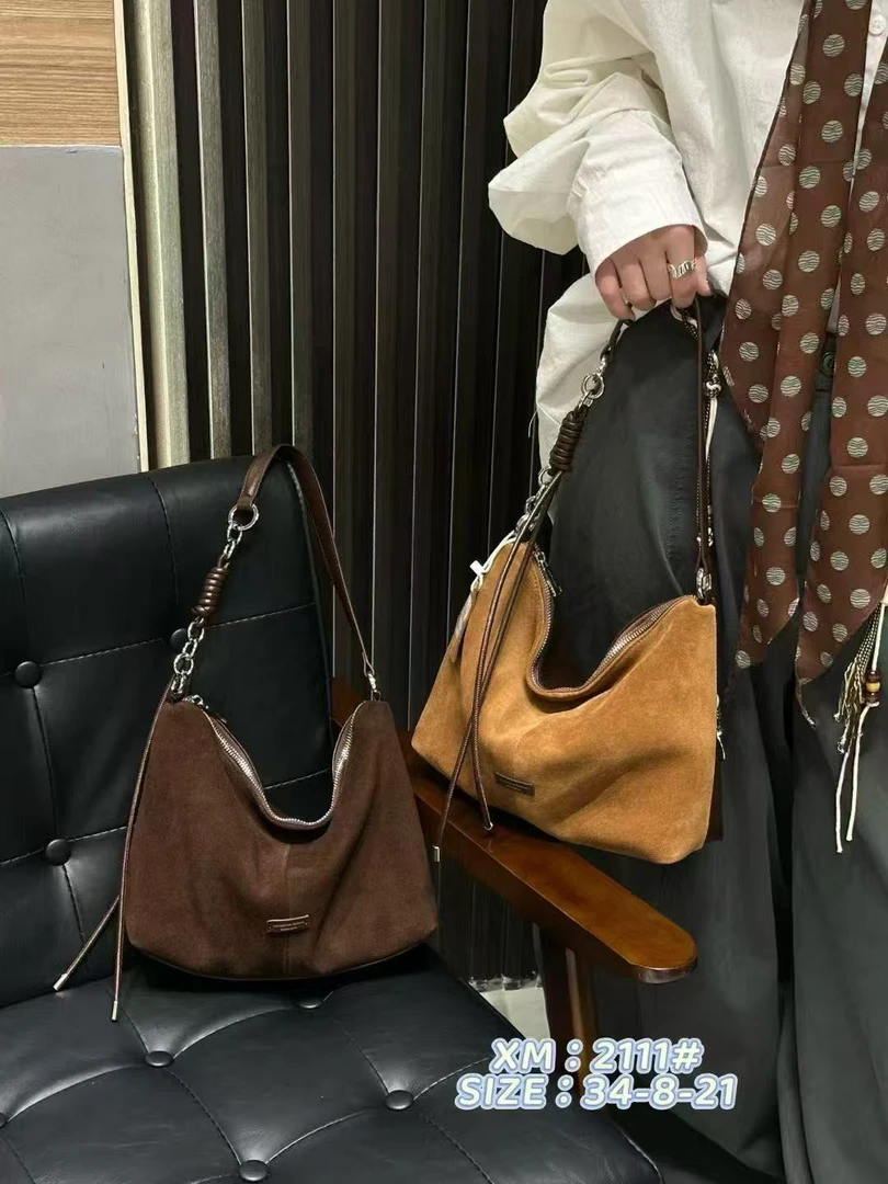 2025新款高级感复古磨砂牛皮拼接休闲通勤单肩包