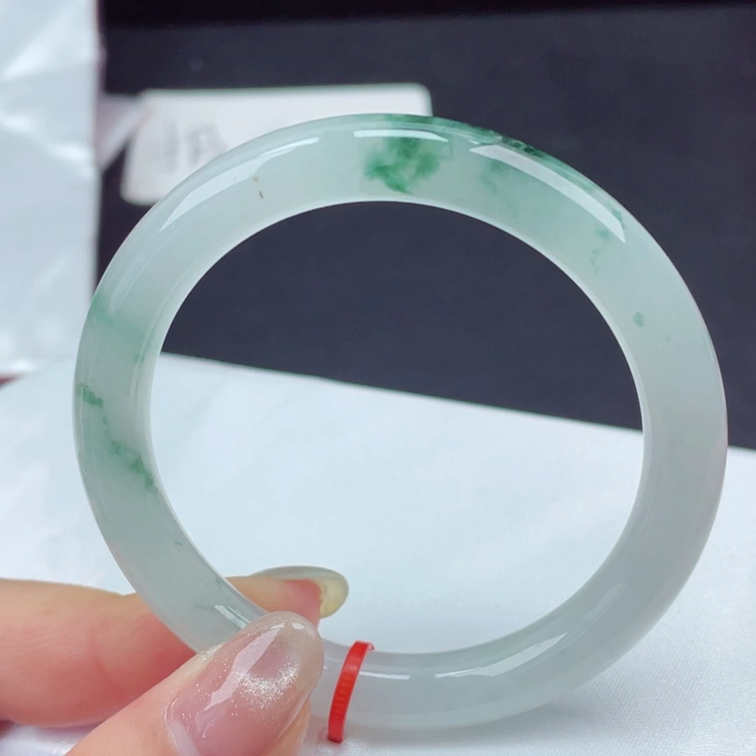 翡翠手镯未镶嵌53圆条