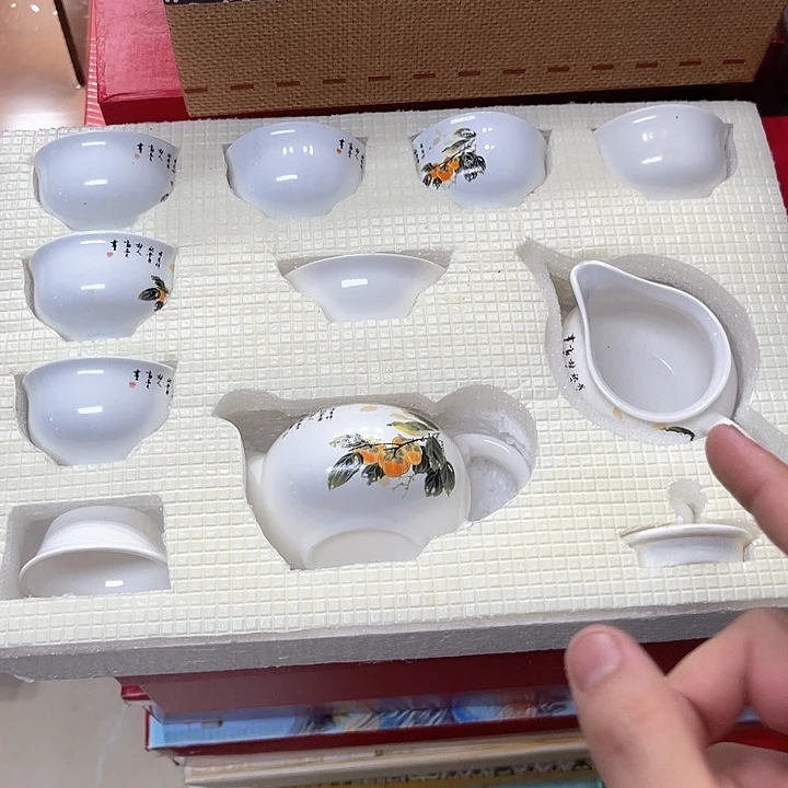 孤品茶具套装等。
