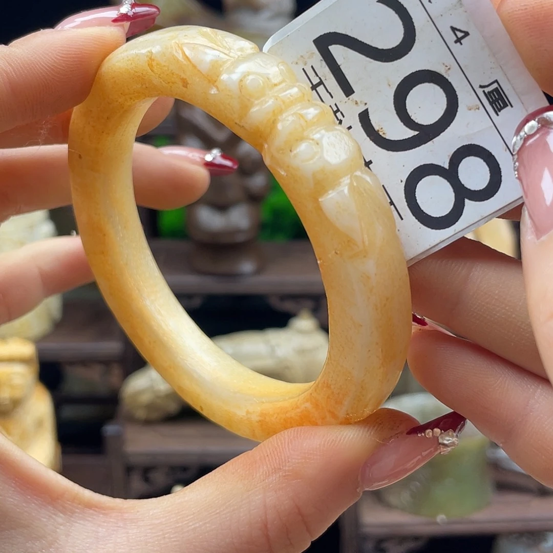 愿***往和田玉未镶嵌颈饰