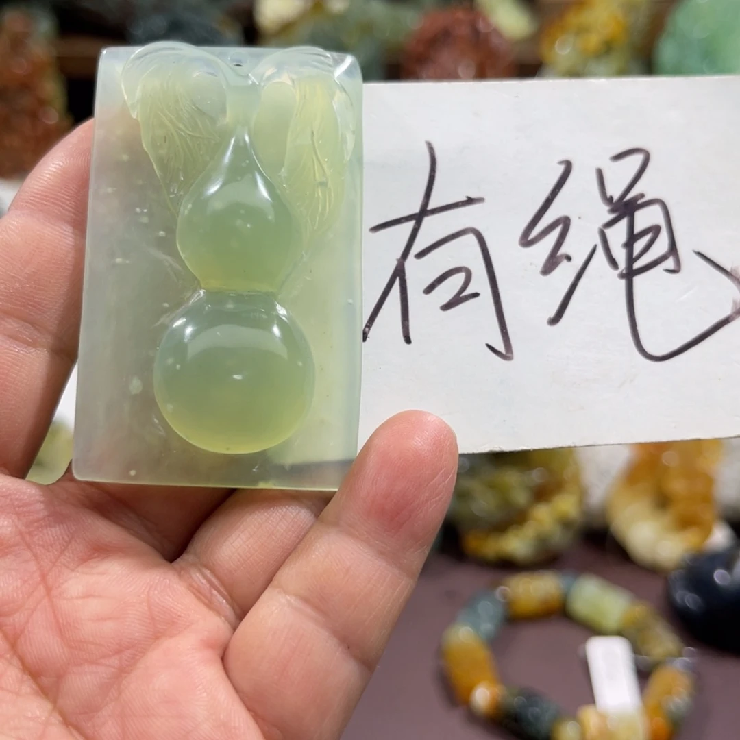 未镶嵌蛇纹石玉颈饰