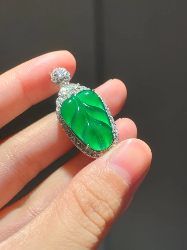 s925银镶天然A货翡翠叶子吊坠（大）