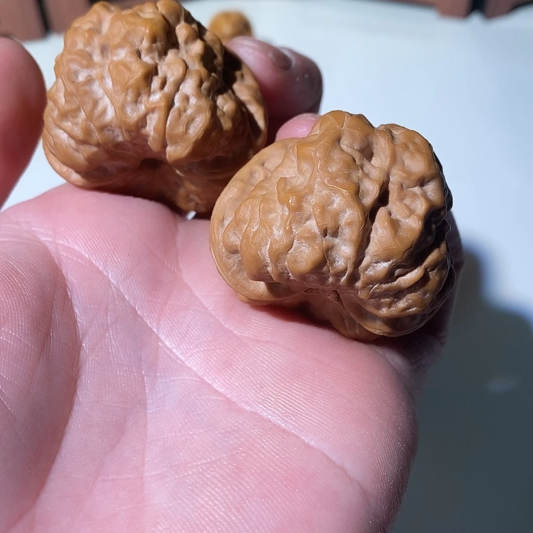 啊***这精品文玩核桃蛤蟆头