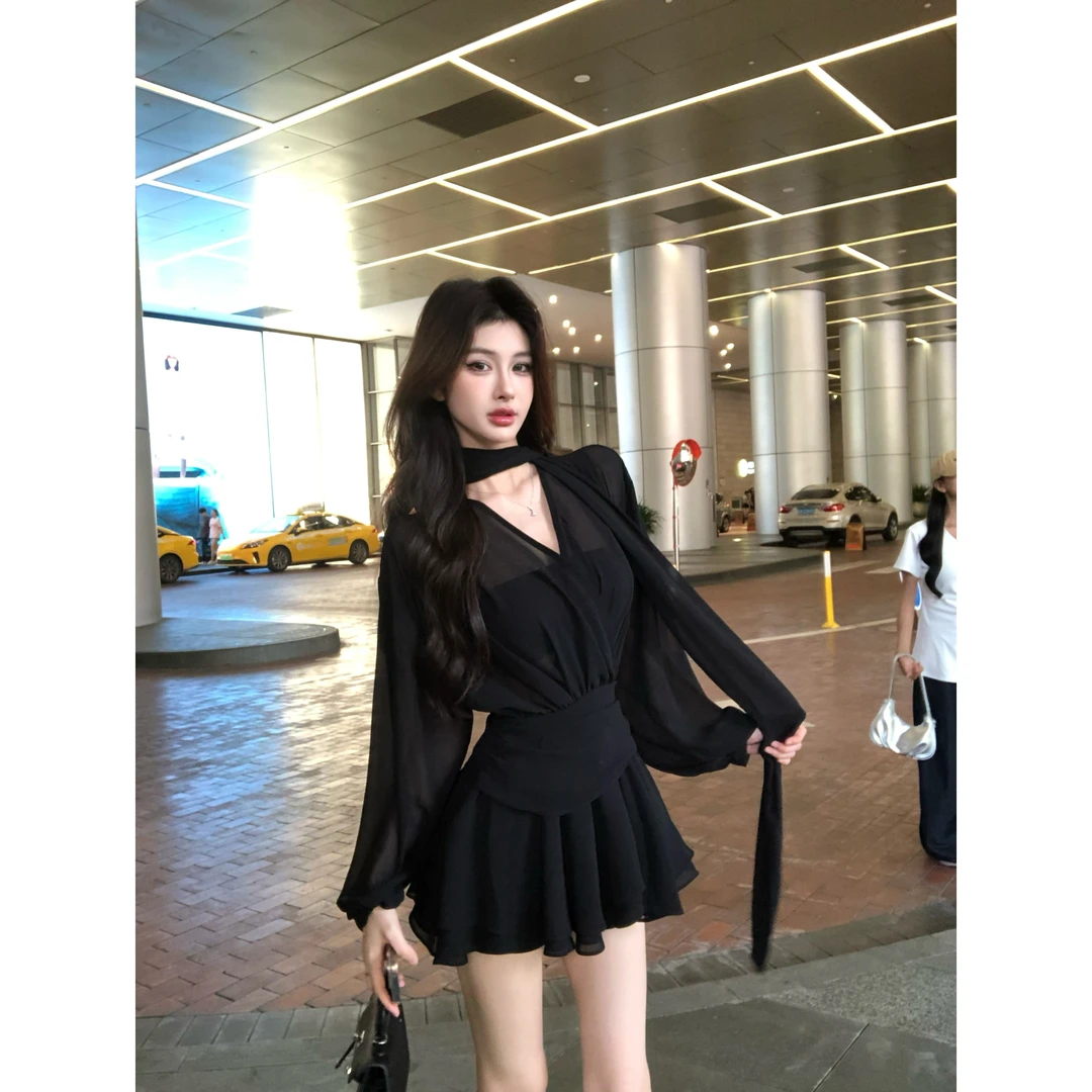 短款V领黑色雪纺连衣裙显瘦百褶裙66966