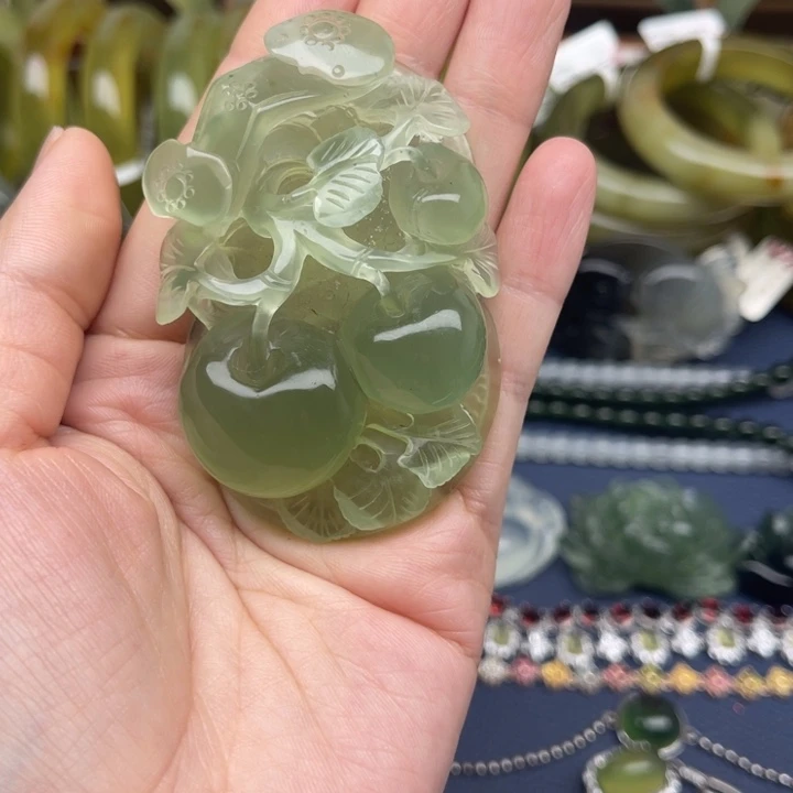 蛇纹石玉颈饰未镶嵌相**生