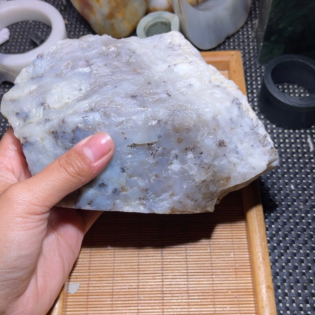 未镶嵌和田玉（糖玉）车挂坚*