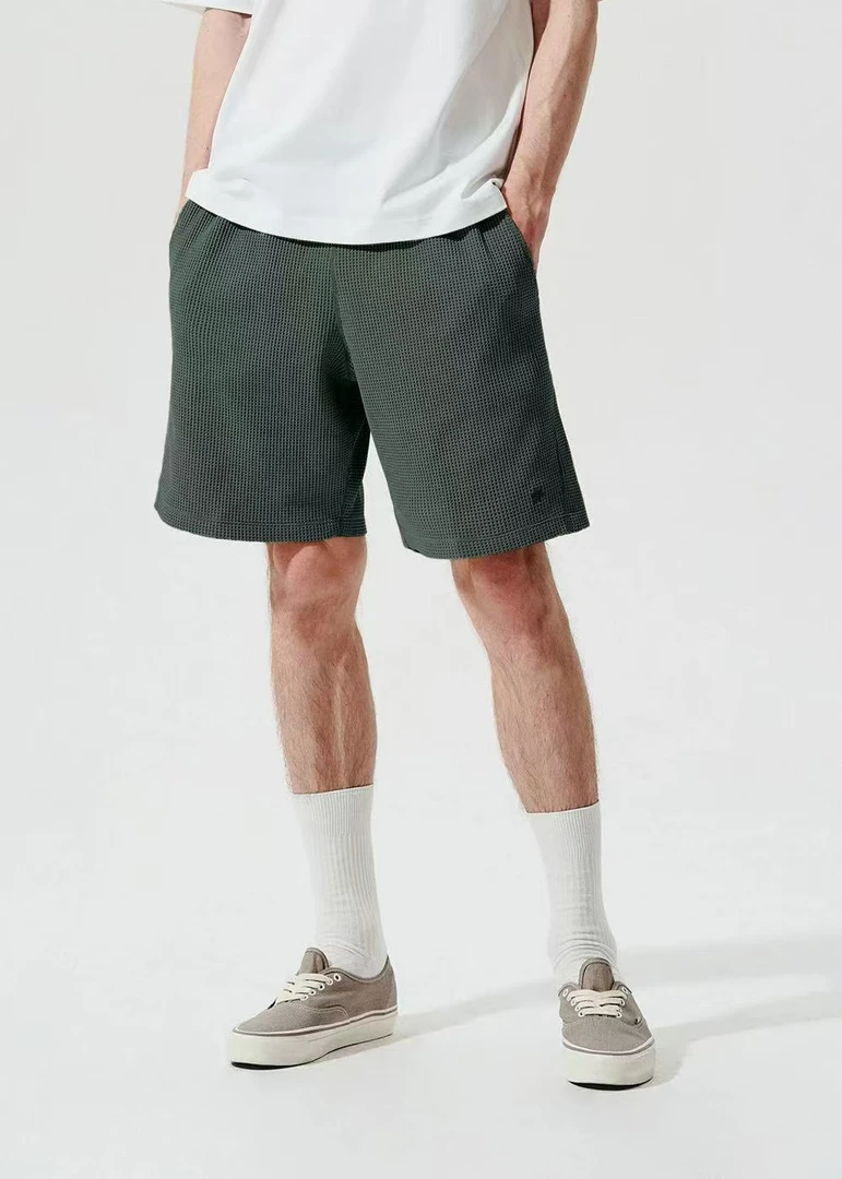 薄款吸汗无弹力中腰运动风短裤潮流经典高智淡人风