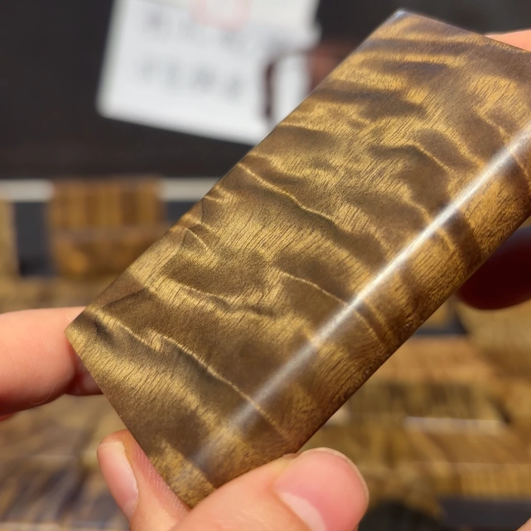 牛***湾金丝楠木无事牌材料