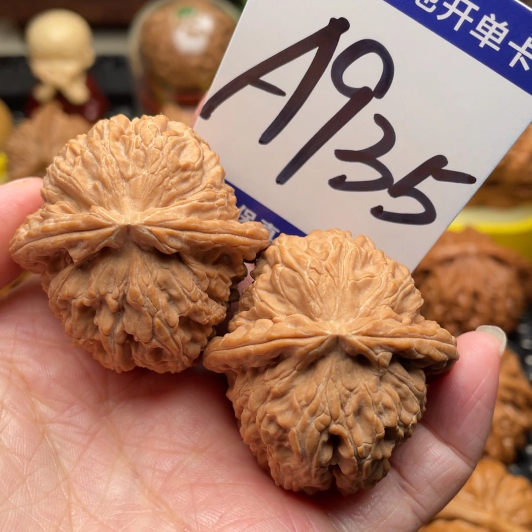 把件桃核白狮子40