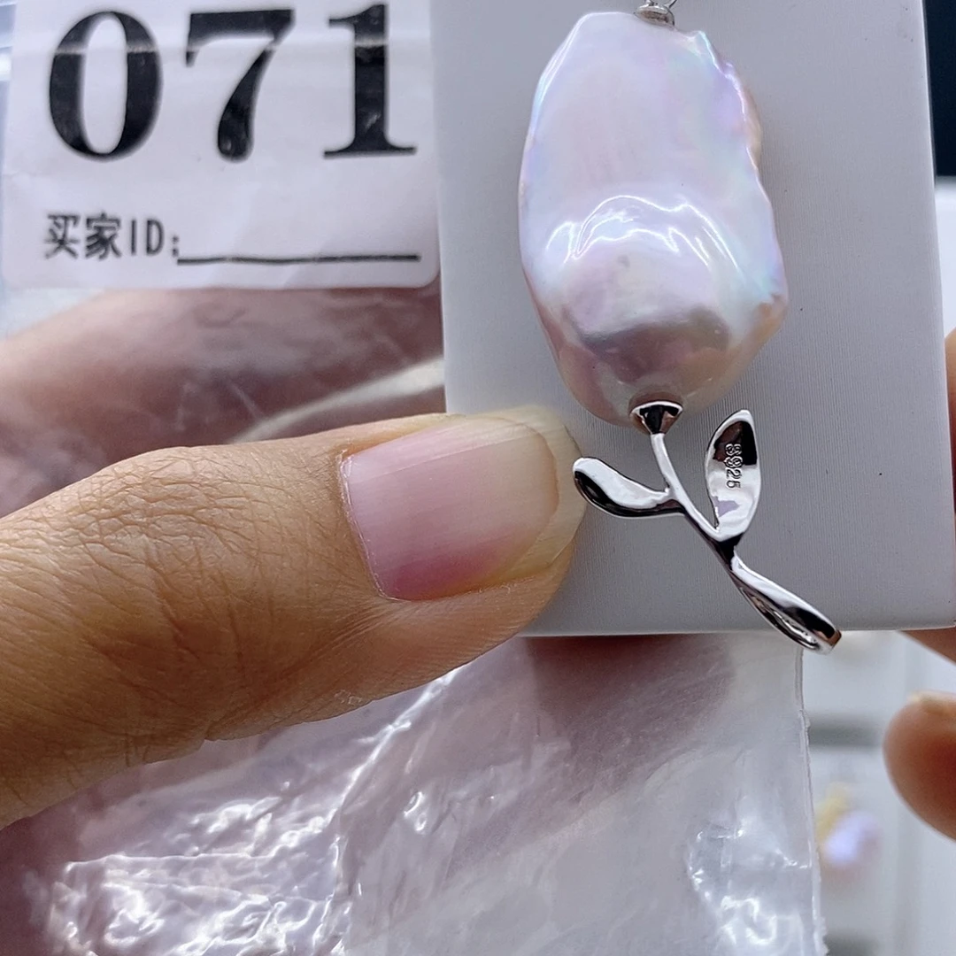 钛钢淡水珍珠颈饰