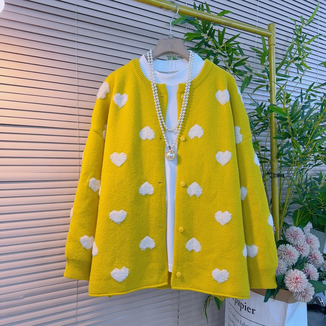 356胖mm欧货时尚韩版宽松遮肉设计感爱心毛巾绣减龄百搭针织开衫