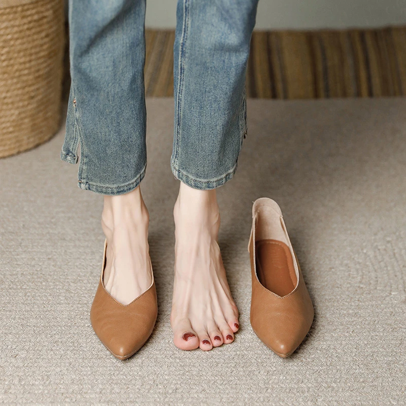 日常百搭女鞋尖头软皮软面低跟时尚舒适多色单鞋V口鞋女鞋