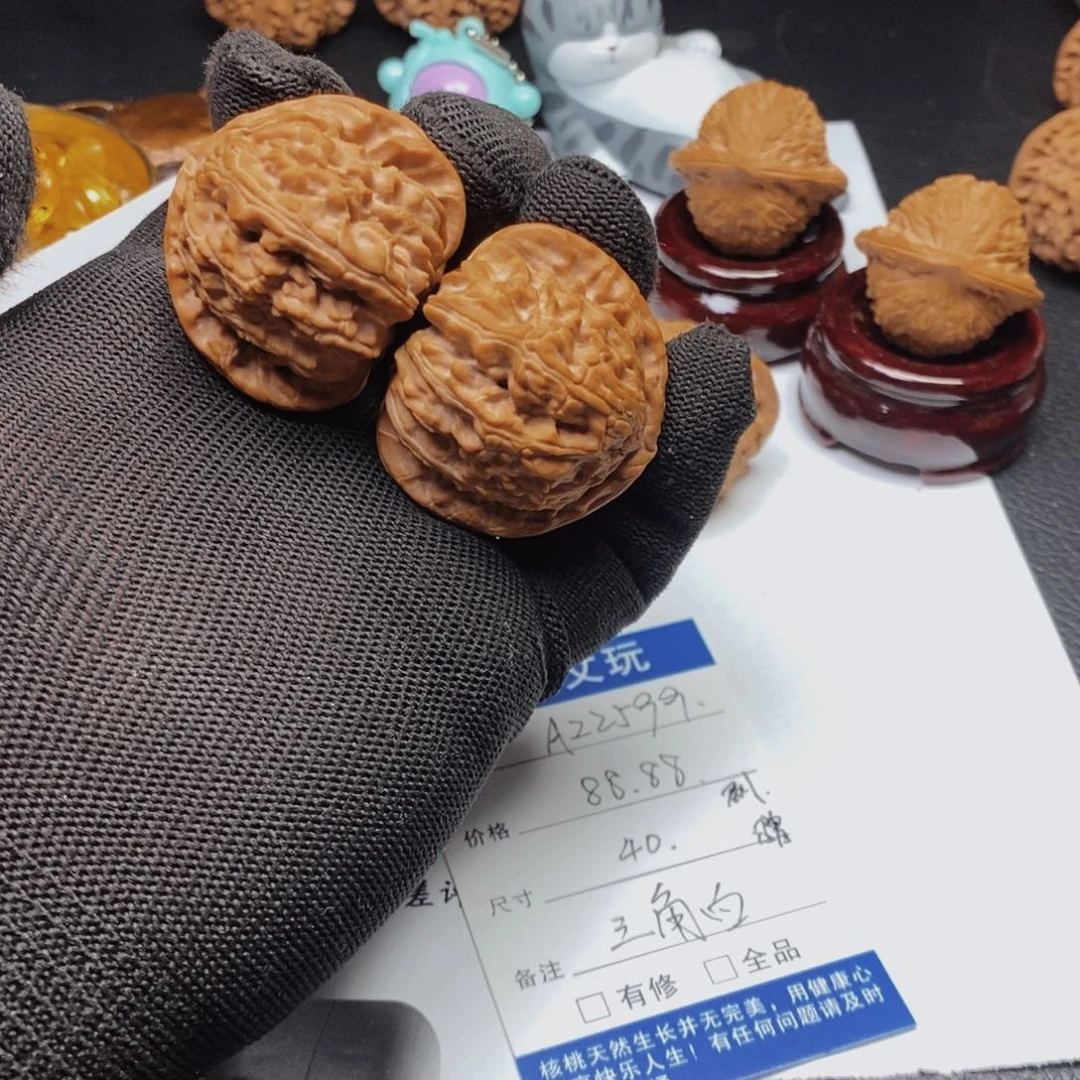 文玩核桃把件A22599三角白40