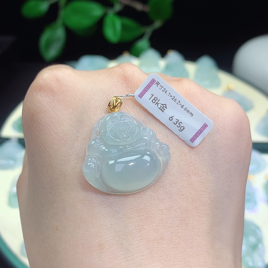 翡翠18K金镶嵌颈饰佛公