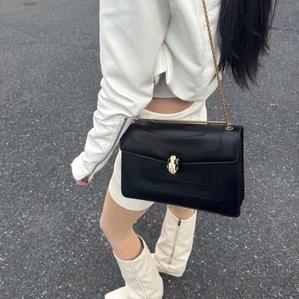 95新 BVLGARI/宝格丽 宝格丽黑色蛇头链条包斜挎包