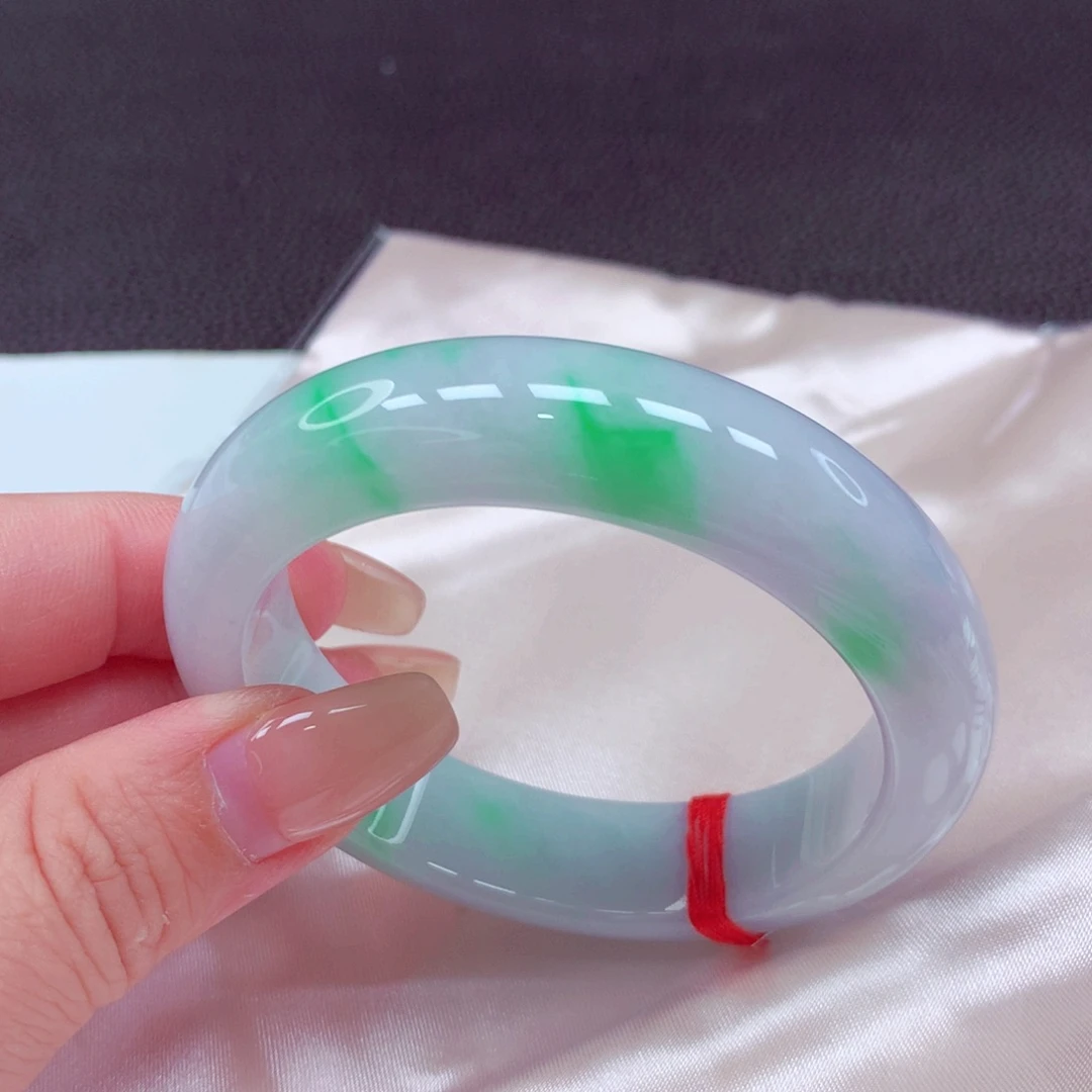 翡翠手镯未镶嵌手镯