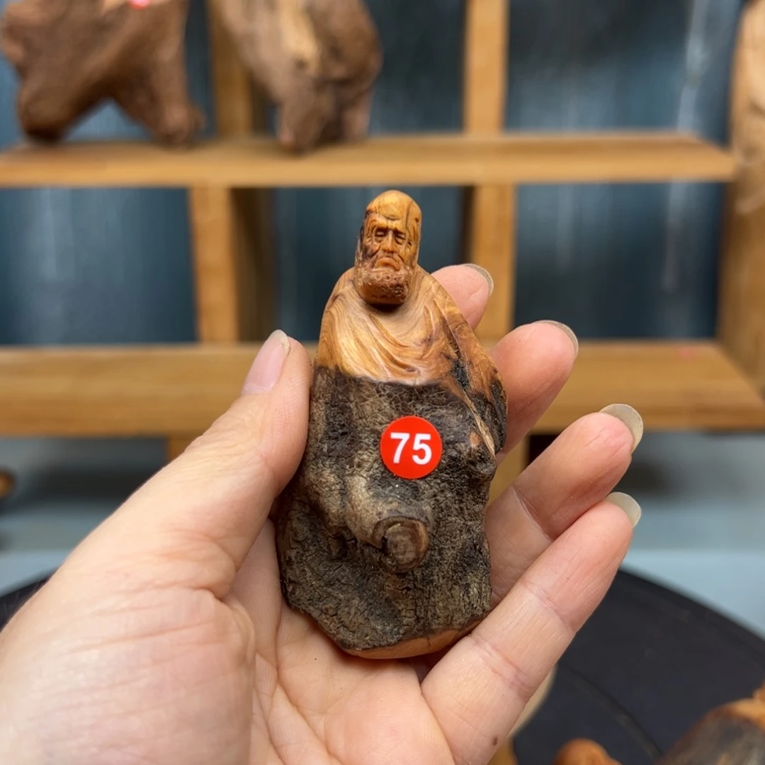 么***兔木崖柏木摆件手把件