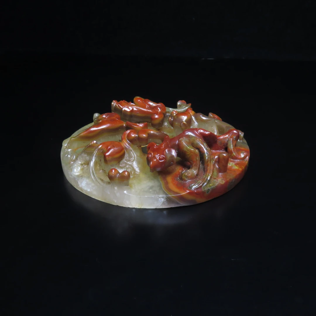 清代玛瑙俏色雕三螭纹玉璧/MZ591892/玛瑙/民族文物