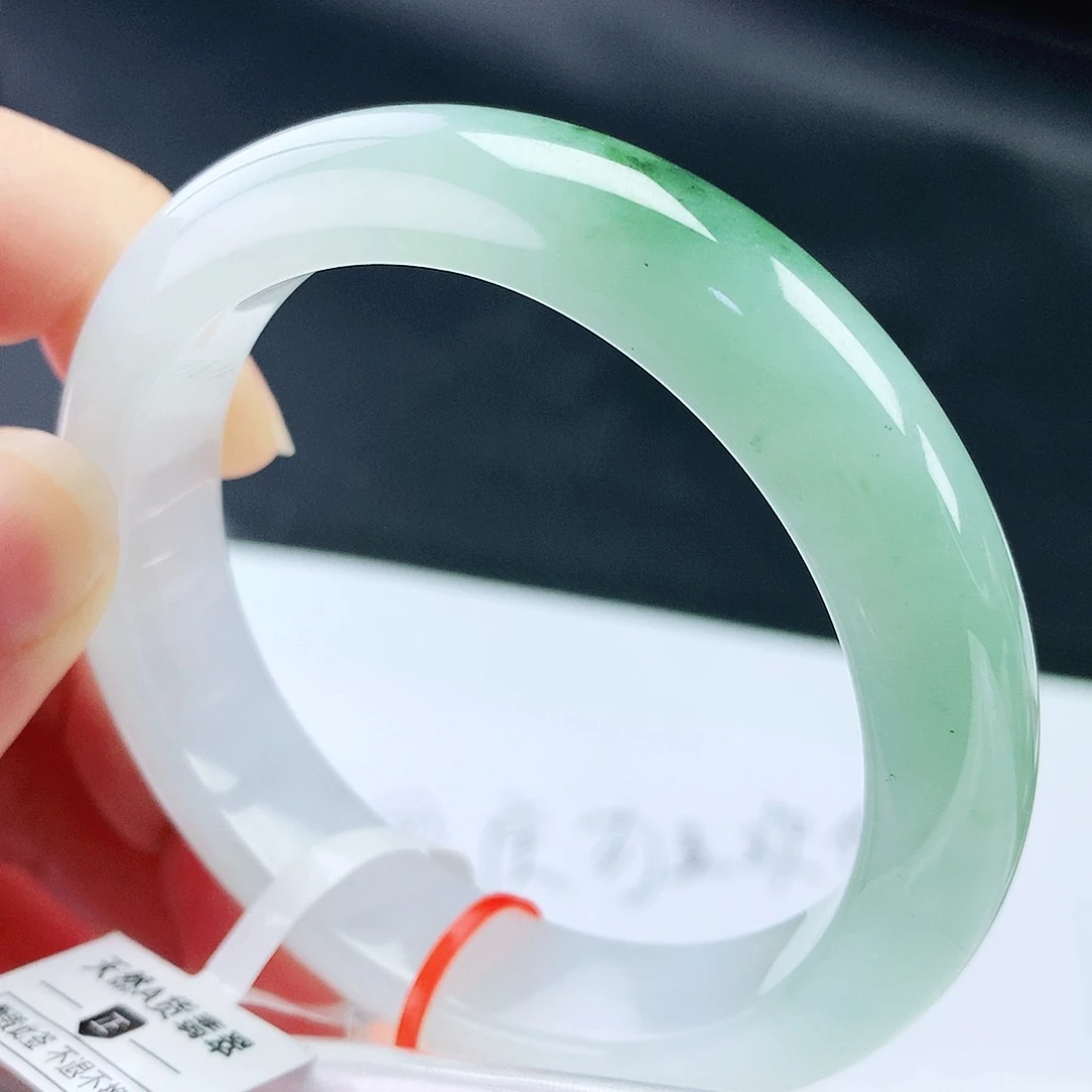 未镶嵌手镯翡翠56圈