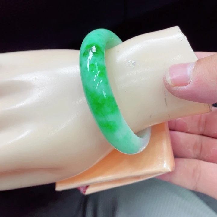 未镶嵌手镯翡翠翡翠