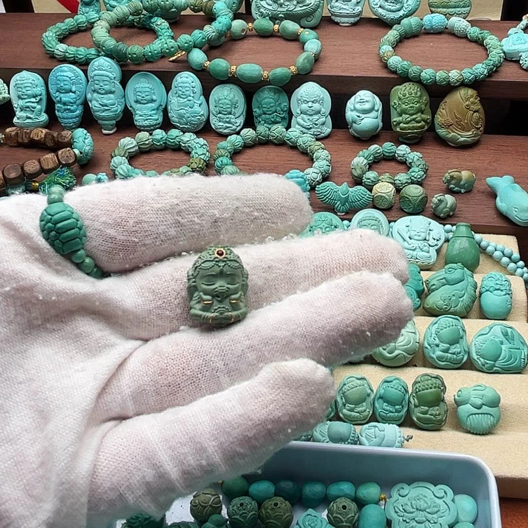 绿松石未镶嵌颈饰