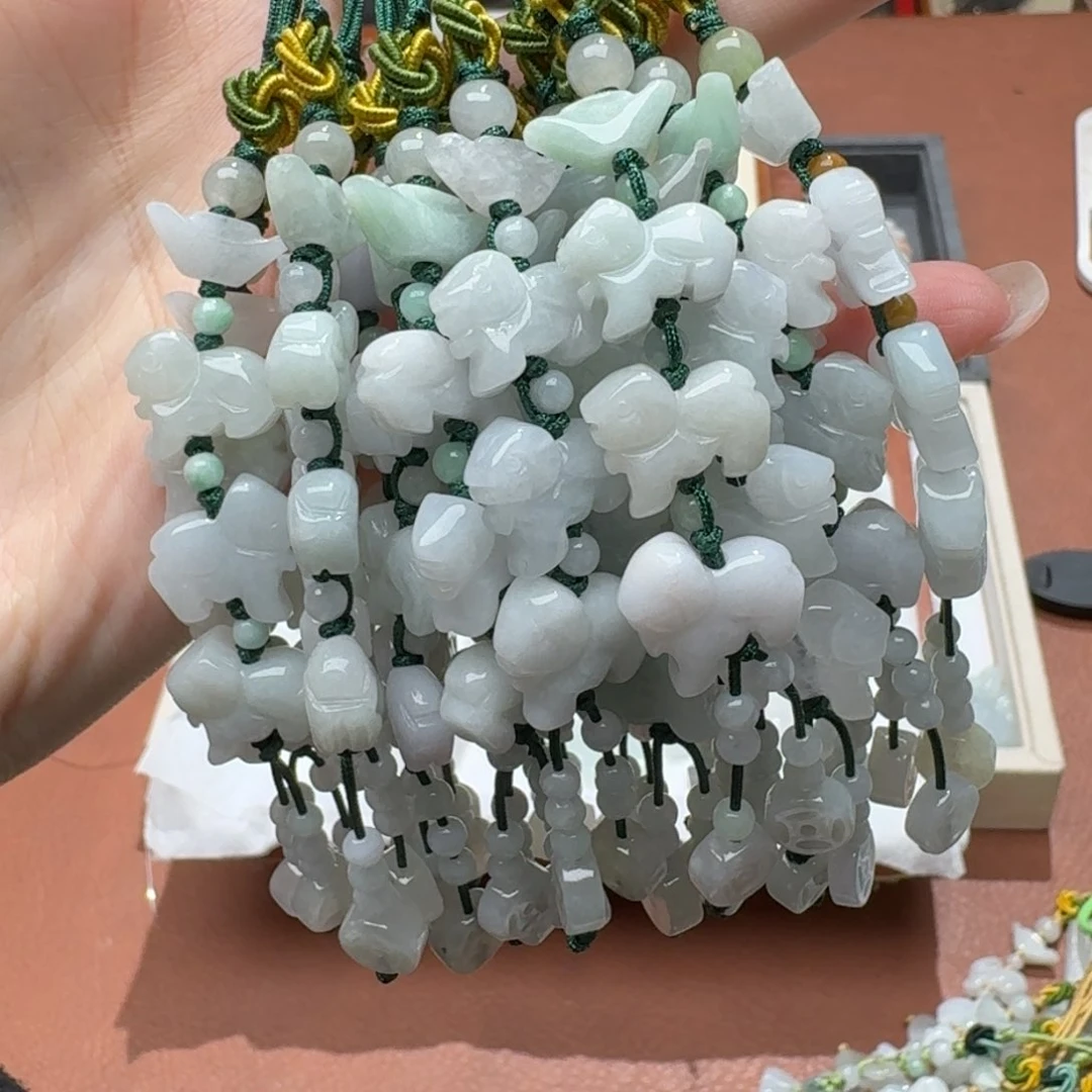 未镶嵌挂件翡翠福利1个，不包邮，拍邮费发货