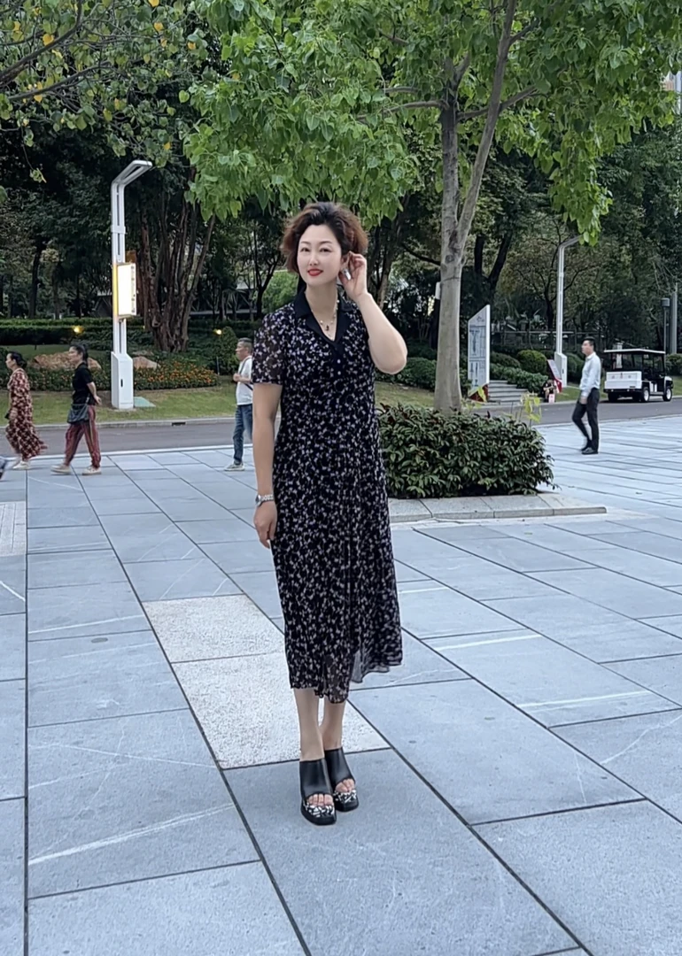 2025高端舒适透气连衣裙7142