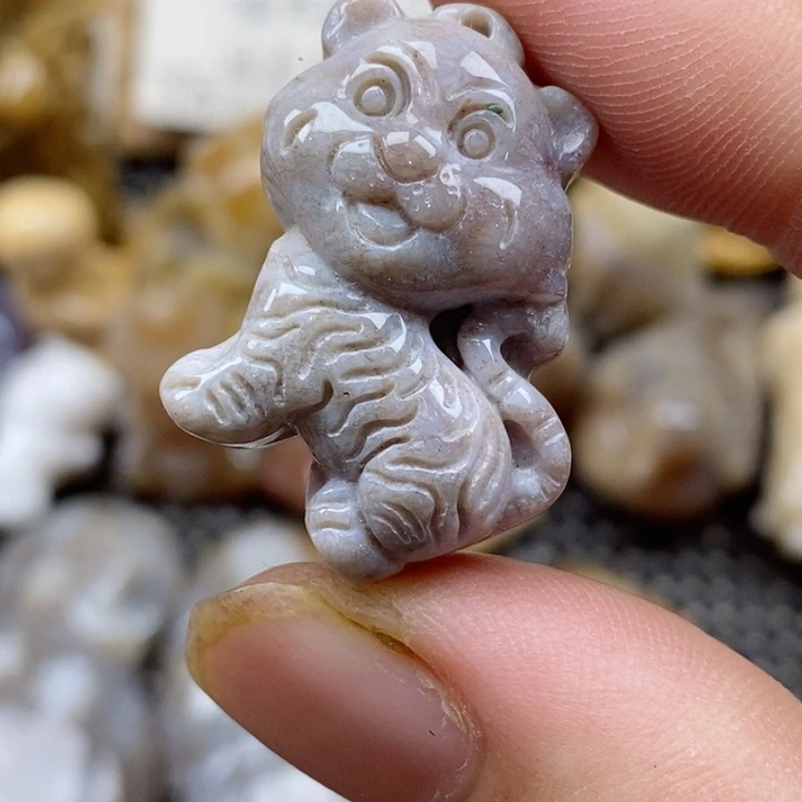 颈饰未镶嵌硅化珊瑚（珊瑚玉）小
