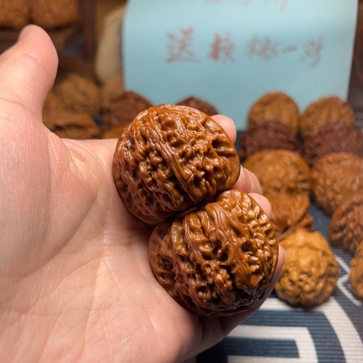 @***亚吊坠文玩核桃白狮子