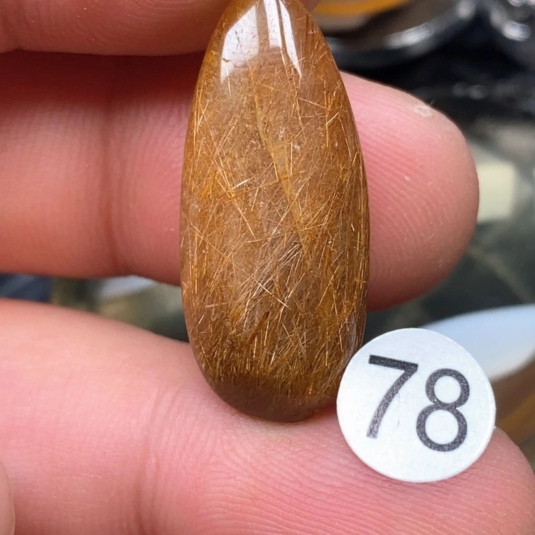 苏***拉水晶未镶嵌颈饰水晶