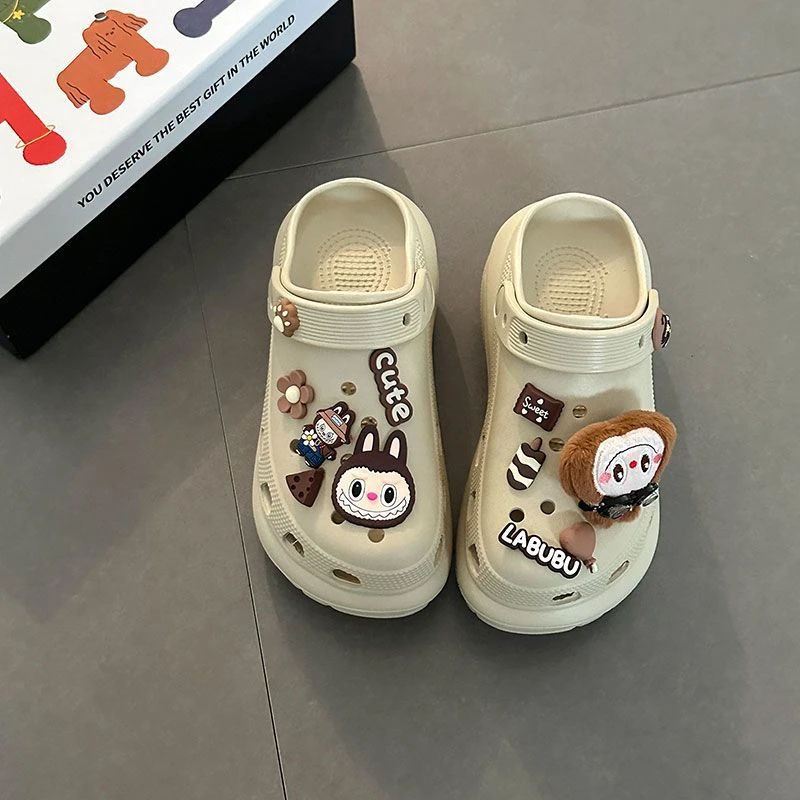 可爱卡通软萌玩偶洞洞鞋女2025夏季新款踩屎感增高厚底沙滩凉拖鞋