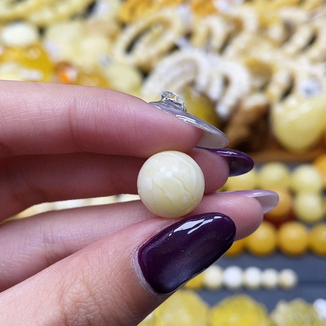 琥珀未镶嵌裸石13.2mm瓷白妖花圆珠 皮线