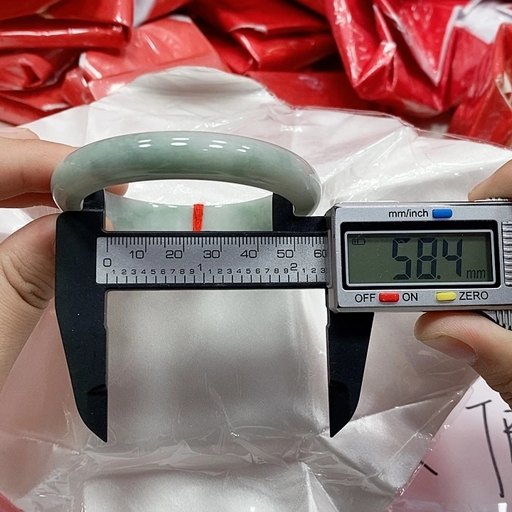 翡翠手镯未镶嵌42