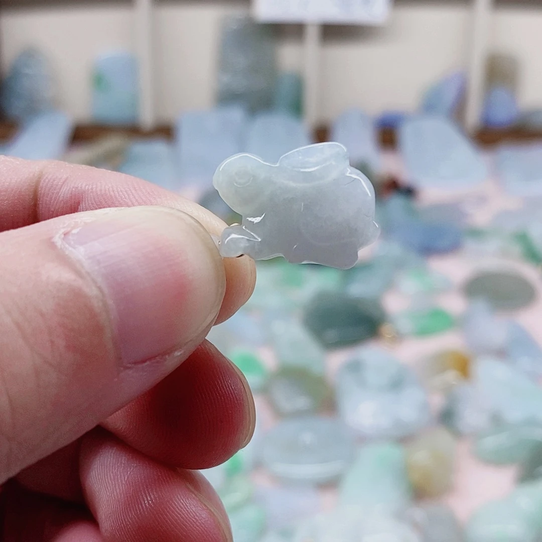 颈饰未镶嵌翡翠天然