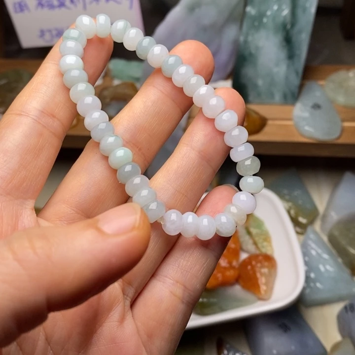颈饰未镶嵌翡翠天然