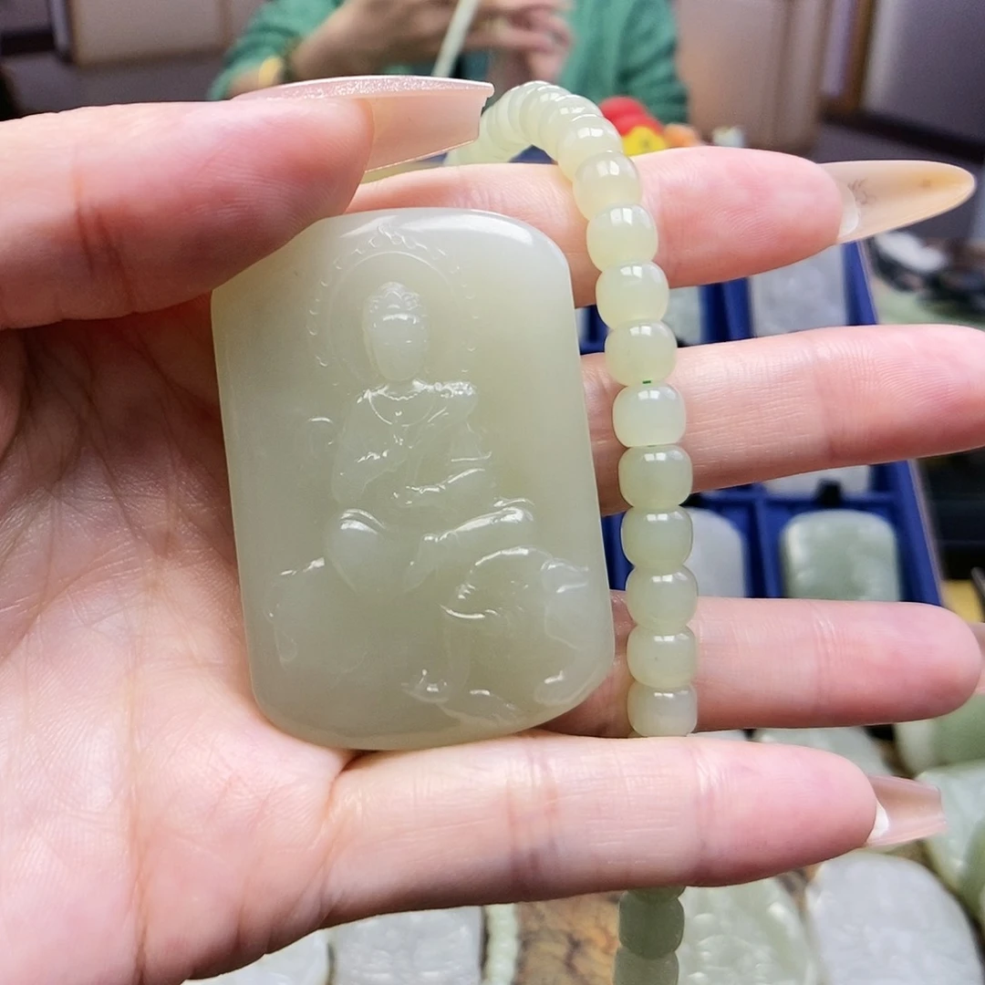 和田玉颈饰未镶嵌k****徐