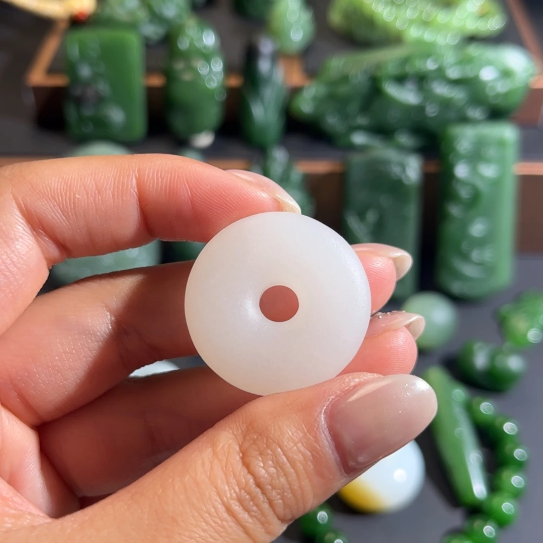 纪****和田玉未镶嵌颈饰