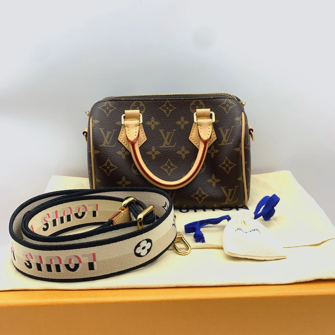 95新 LouisVuitton/路易威登 Speedy20黑肩带芯片款经典