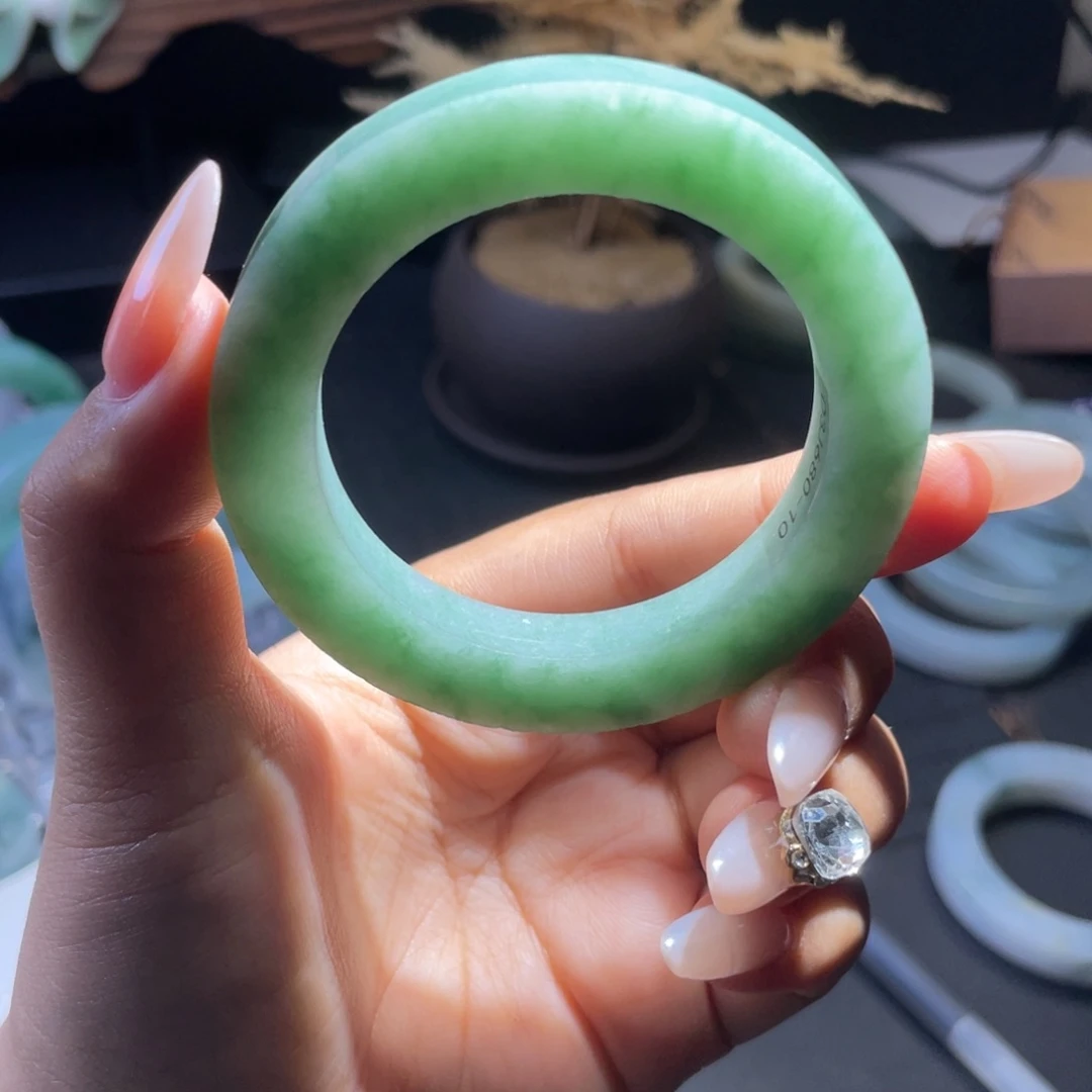 定制翡翠未镶嵌满绿