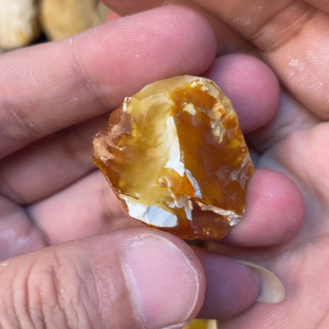 黎***卓定制蜜蜡原石定制