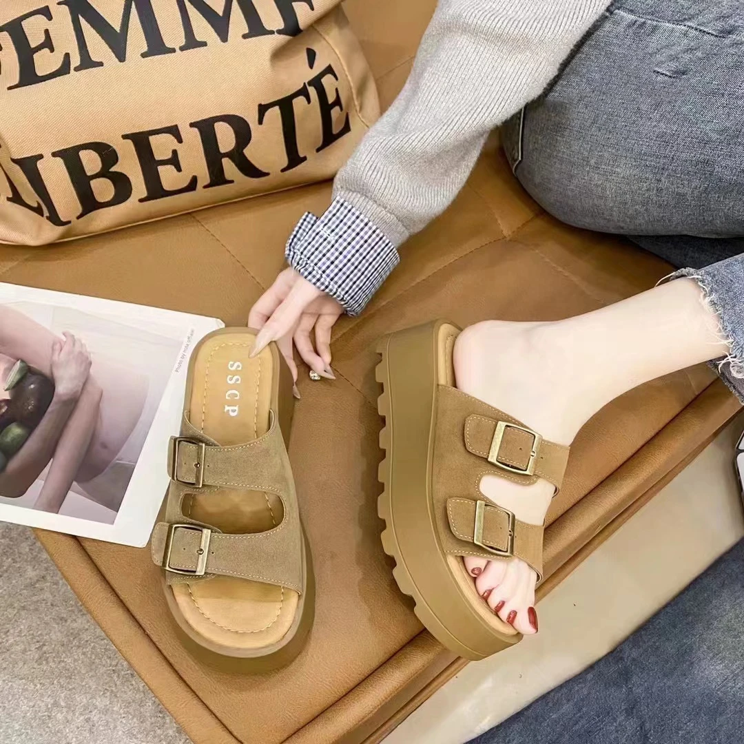 2025新款时尚复古皮带扣厚底一字勃肯拖鞋休闲凉拖沙滩拖