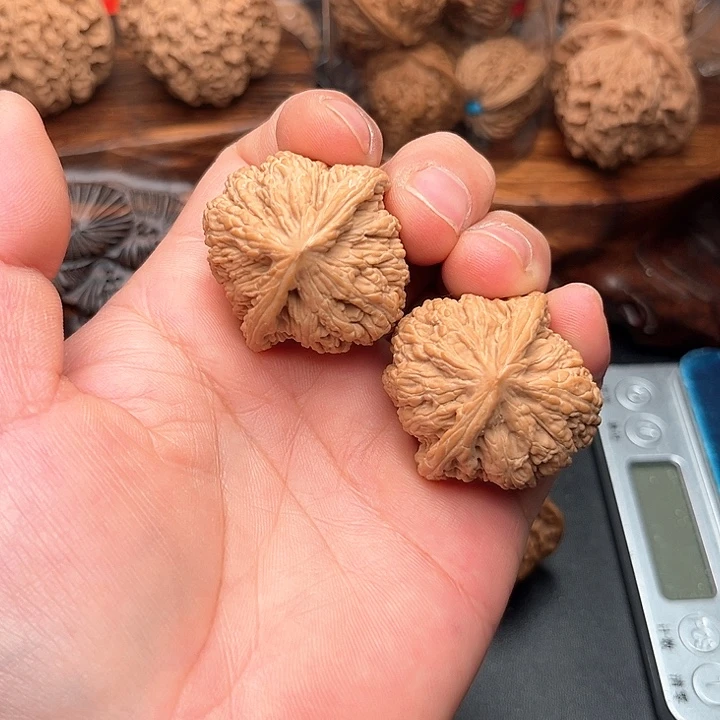 桃核把件核桃密纹36