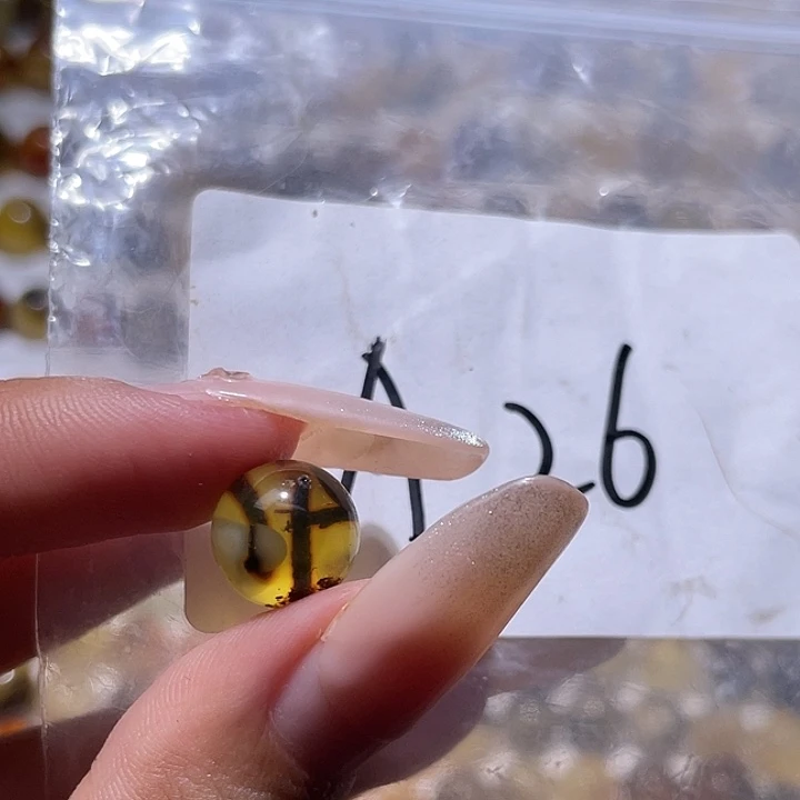 琥珀未镶嵌裸石11福利
