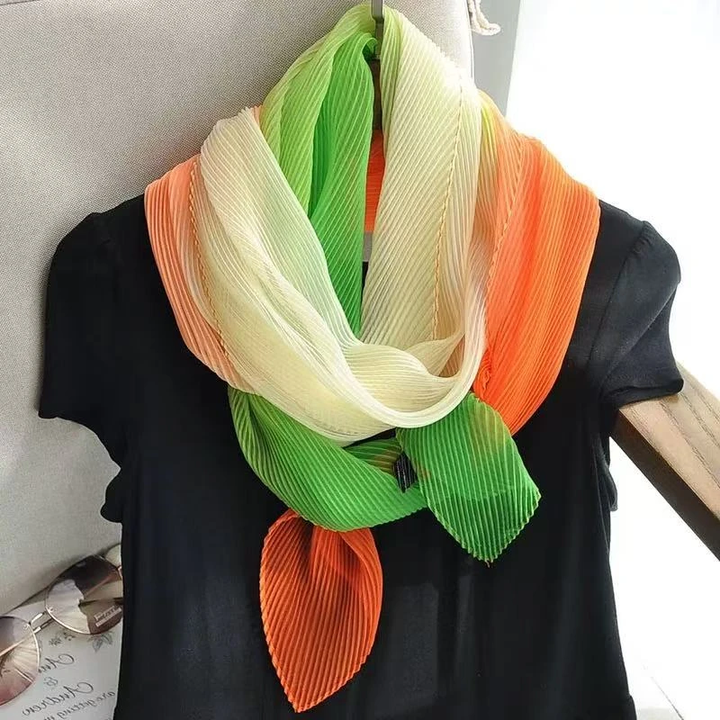 新款彩虹渐变丝巾夏季时尚彩色压皱多功能女士丝巾拍照洋气百搭