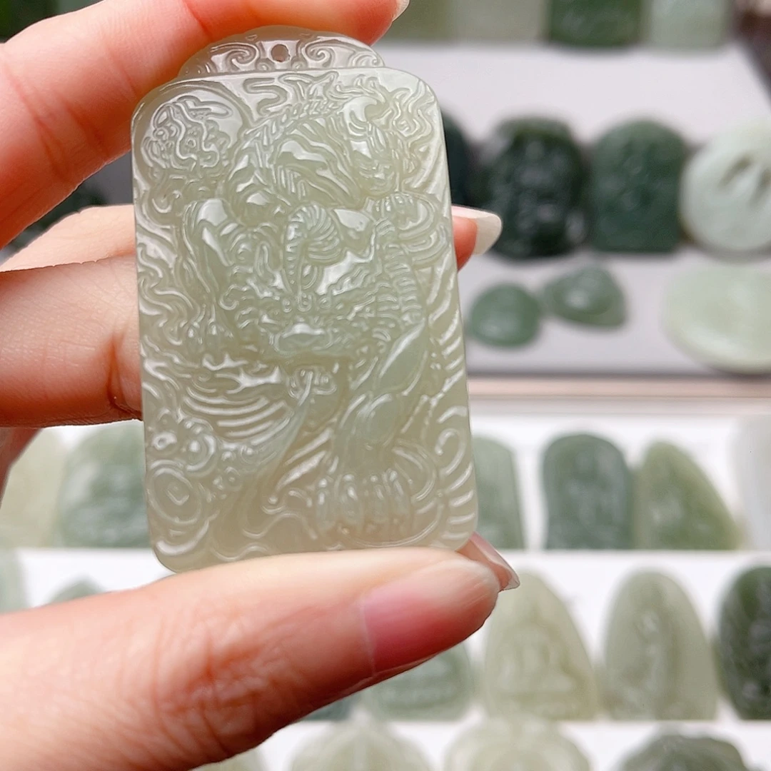 狼***人和田玉未镶嵌颈饰